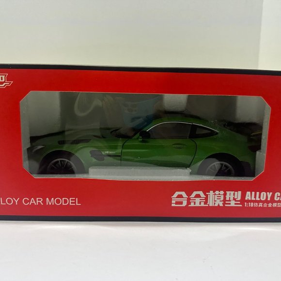 1:18 Mercedes-Benz GT-R Diecast Green Metal with LED lights - Picture 11 of 12